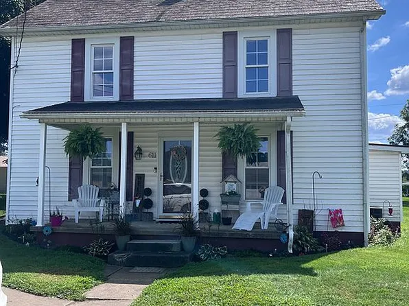 611 Franklin Ave, Conesville, OH 43811