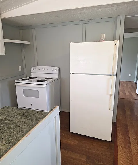 900 Kathleen Dr #43 — Photo 4