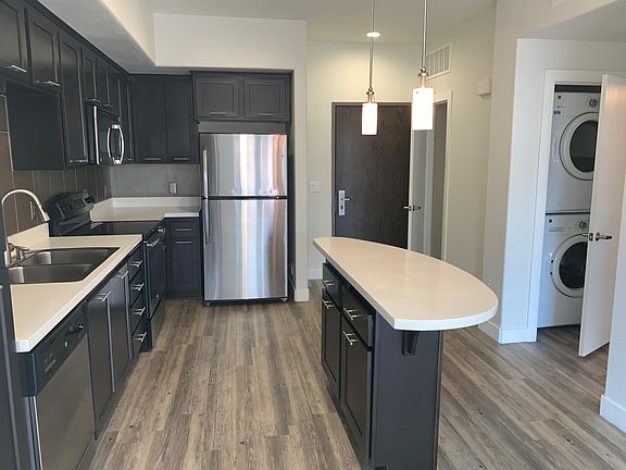 3rd image of 452 10th Ave #602