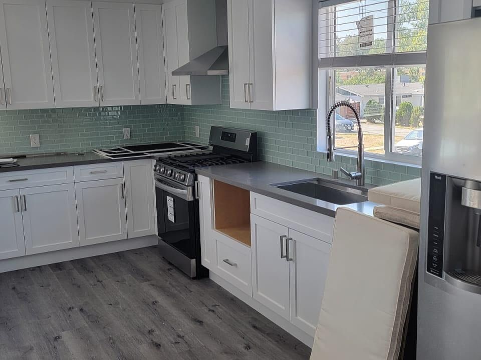 2nd image of 6444 Geyser Ave #6444