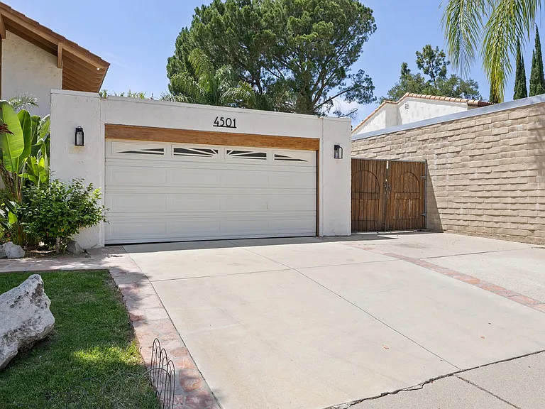 4501 Regents Ct — Photo 52