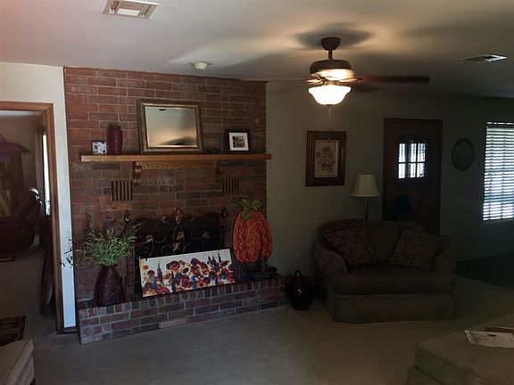 3rd image of 2620 Heritage Trl