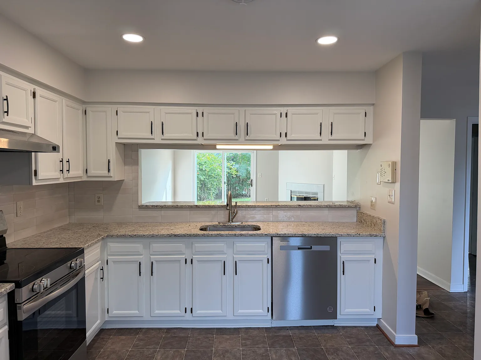 3 bed, 1648 sqft, $2,150 — Photo 4