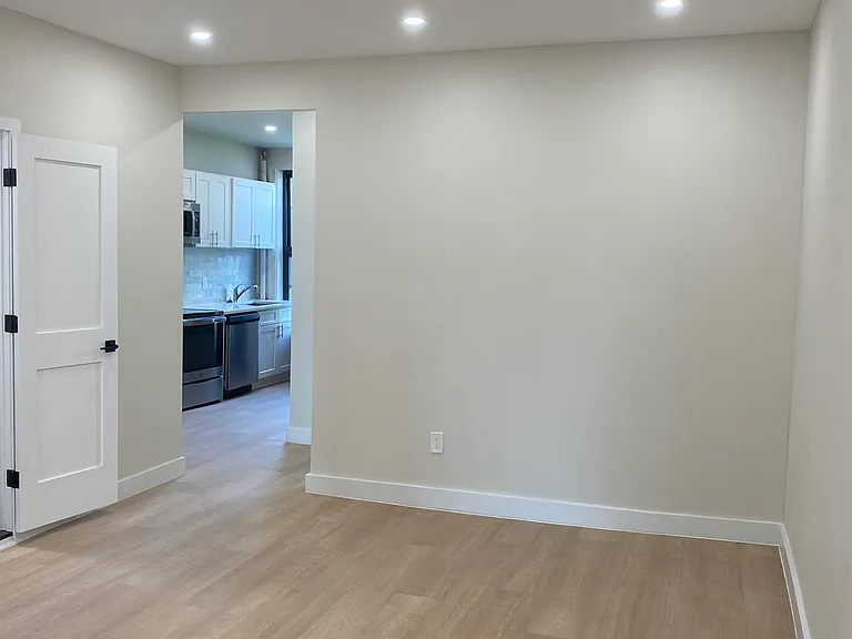 76 4th Ave #2 — Photo 8