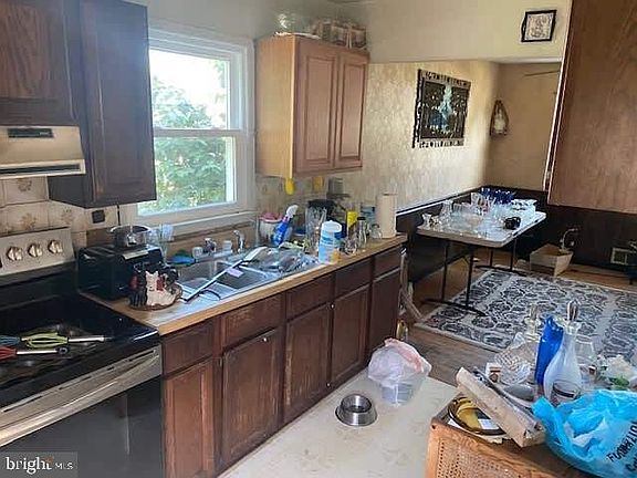 2nd image of 1307 D St