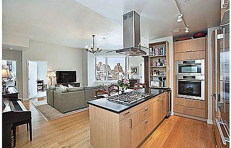 1st image of 17 W 18th St