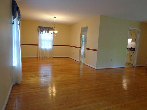 5th image of 3913 Hummingbird Ln
