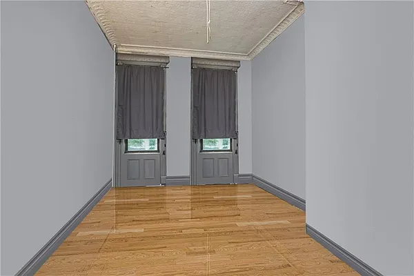 Sold by Remax Edge | media 6