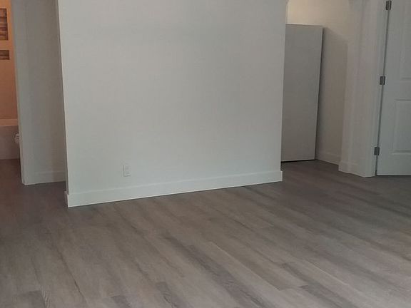 3rd image of 1035-1039 1/2 Valencia St #1037