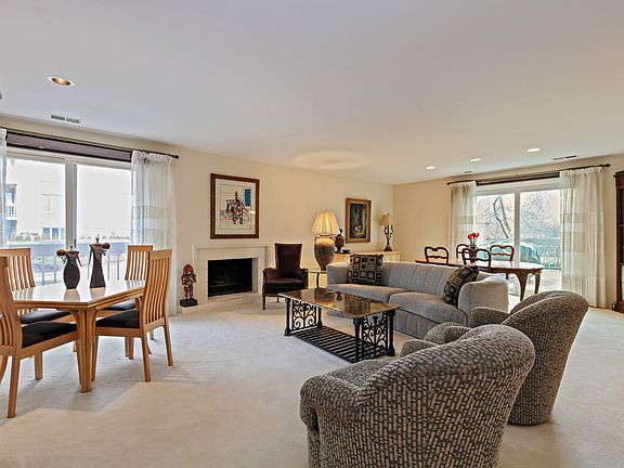 Living Room/Dining Room