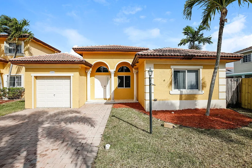 4 bed, 2.0 bath, 2004 sqft, $3,670 — Photo 1