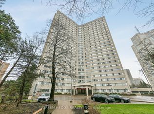 3700 Kaneff Cres #2102, Mississauga, ON L5A 4B8