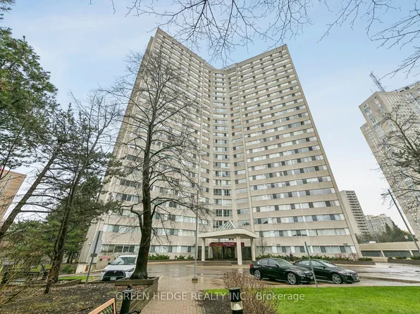 3700 Kaneff Cres #2102, Mississauga, ON L5A 4B8