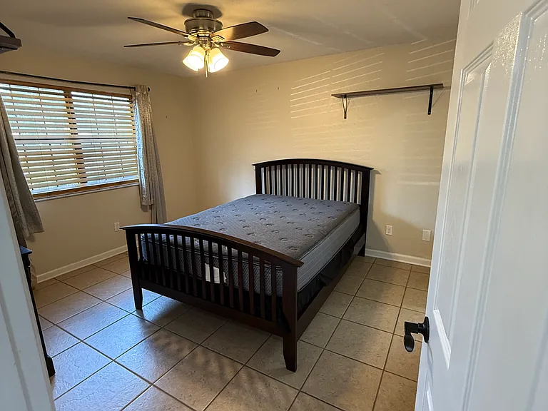 1108 Greentree Ct #C — Photo 6