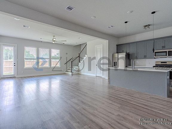 5th image of 4614 Redbud St