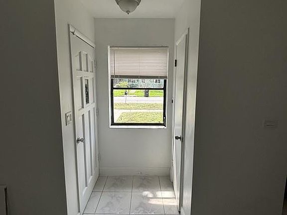 5th image of 1640 NW 27th Terrace
