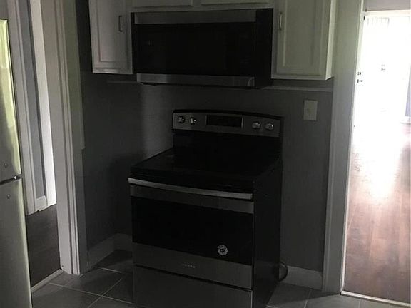 4th image of 8116 Olive St