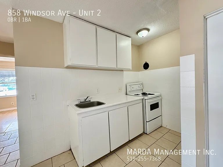 858 Windsor Ave #2 — Photo 3