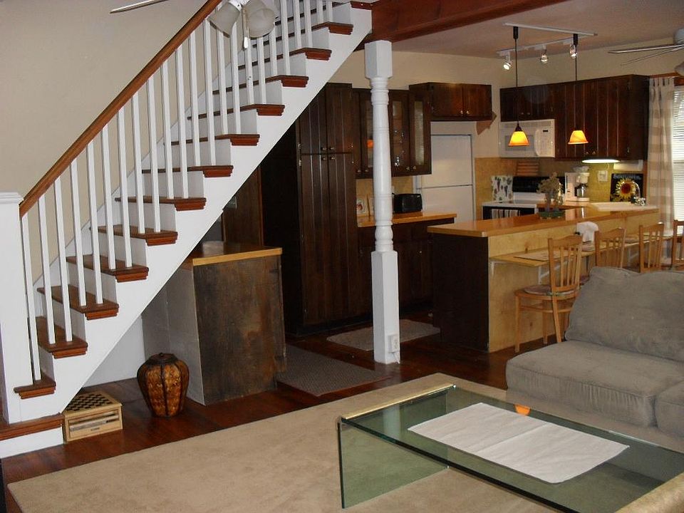 21 1/2 Jackson St, Ansonia, CT 06401 Zillow