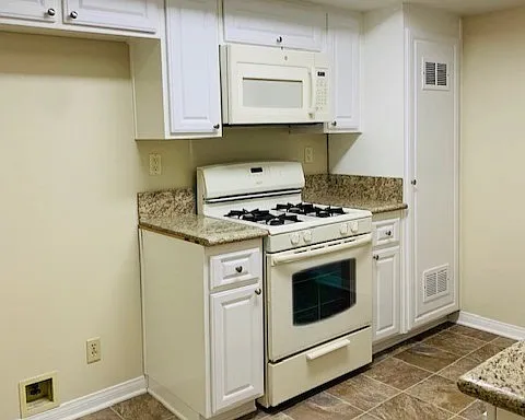 360 N Hollywood Way #206 — Photo 8
