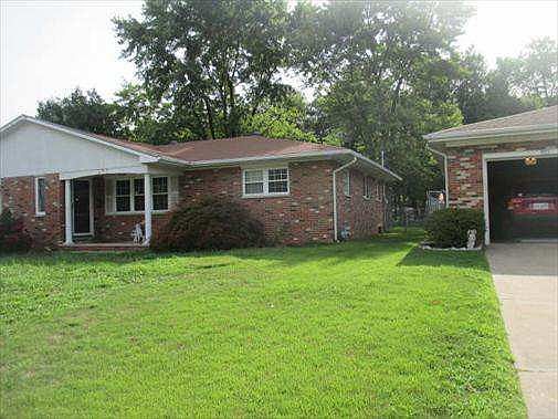 4th image of 975 Cedar Dr