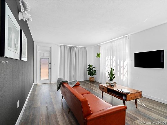 2nd image of 1150 Euclid Ave APT 201