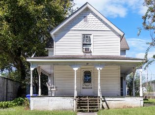 105 Clinton St, Harriman, TN 37748
