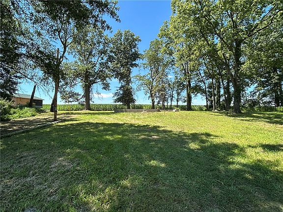 5th image of 22189 N 2550th St