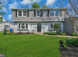 18 Harrington Cir, Willingboro, NJ 08046