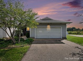 282 Creekside St NW, Sparta, MI 49345