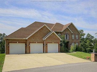 386 Mountain Highland Rdg, South Charleston, WV 25309
