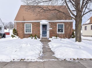 1904 E Norwich Ave, St Francis, WI