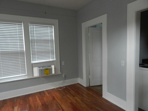 4th image of 4-315 7th Ave N #4