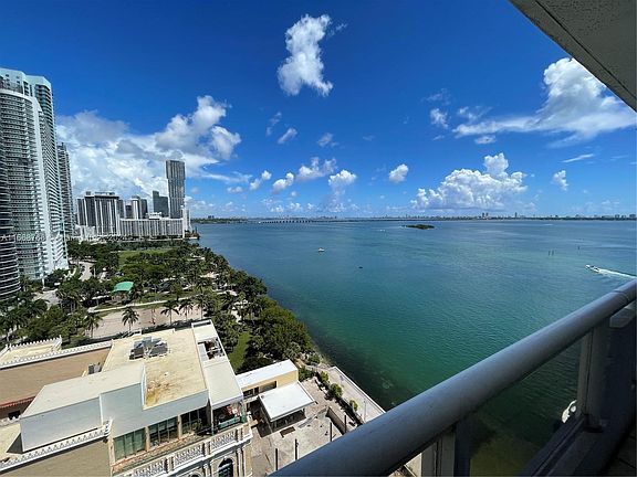 4th image of 1717 N Bayshore Dr APT 1935