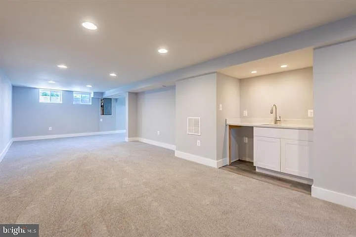 105 Meadow Rd — Photo 34