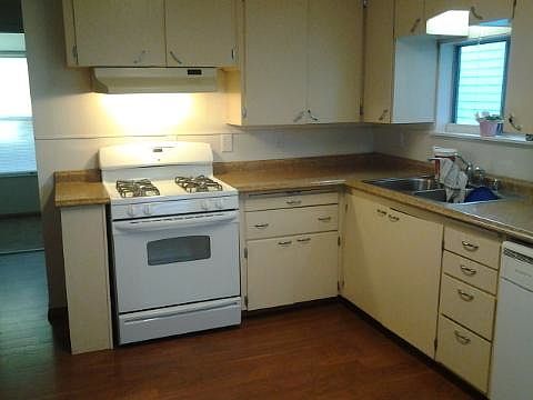 Kitchen/gas stove