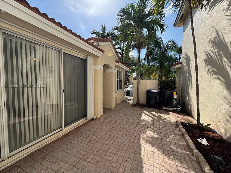 1595 Seagrape Way #- — Photo 11