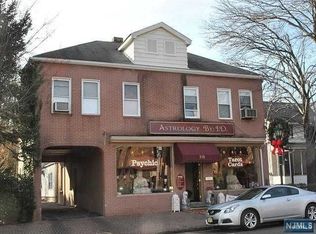 318 Harrington Ave #5, Closter, NJ 07624