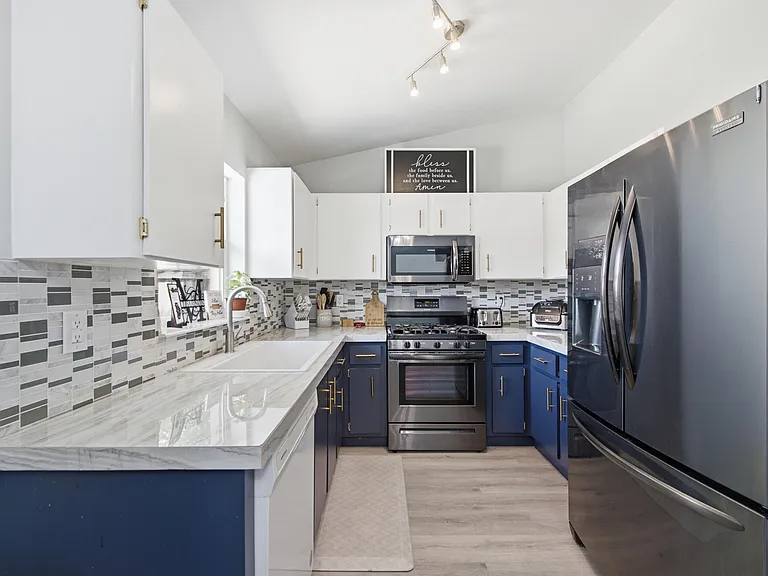 5635 Lake George Pl — Photo 13