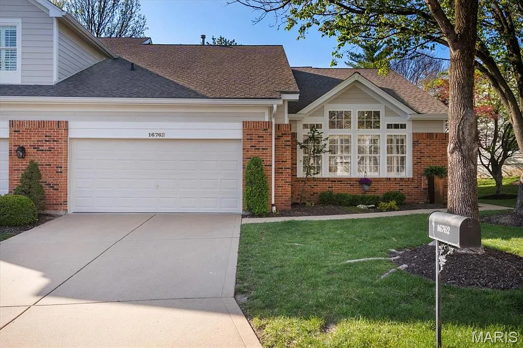 16762 Chesterfield Bluffs Cir photo 1