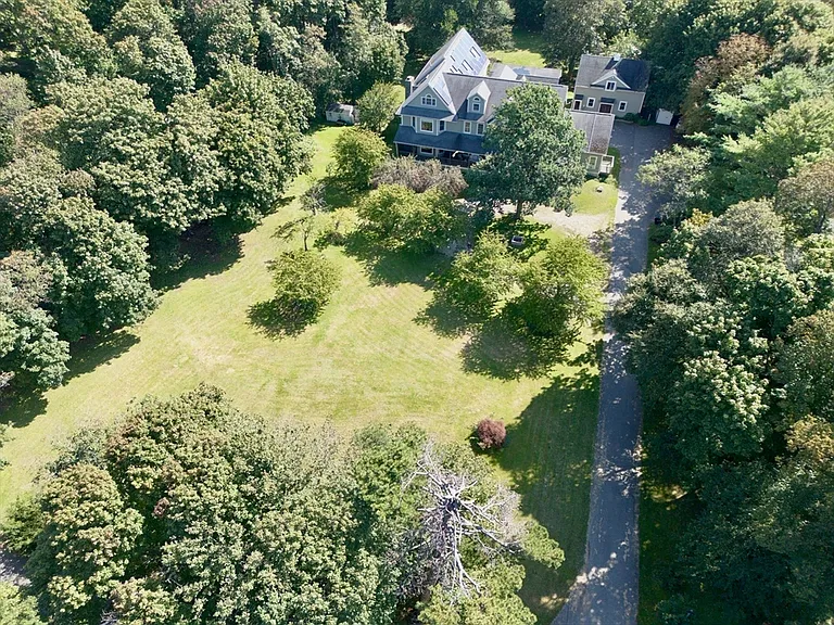 25 Pleasant St — Photo 3