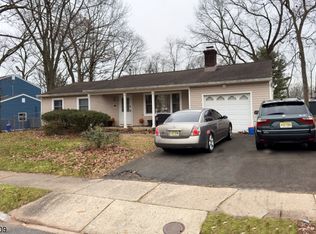 6 Tall Oaks Rd, Somerset, NJ 08873