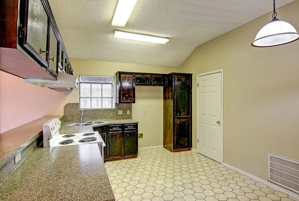 6009 Williston - 3/Bed 2/Bath - $1,495/month — Photo 3
