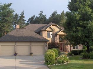 16772 Thorngate Rd, East Lansing, MI 48823