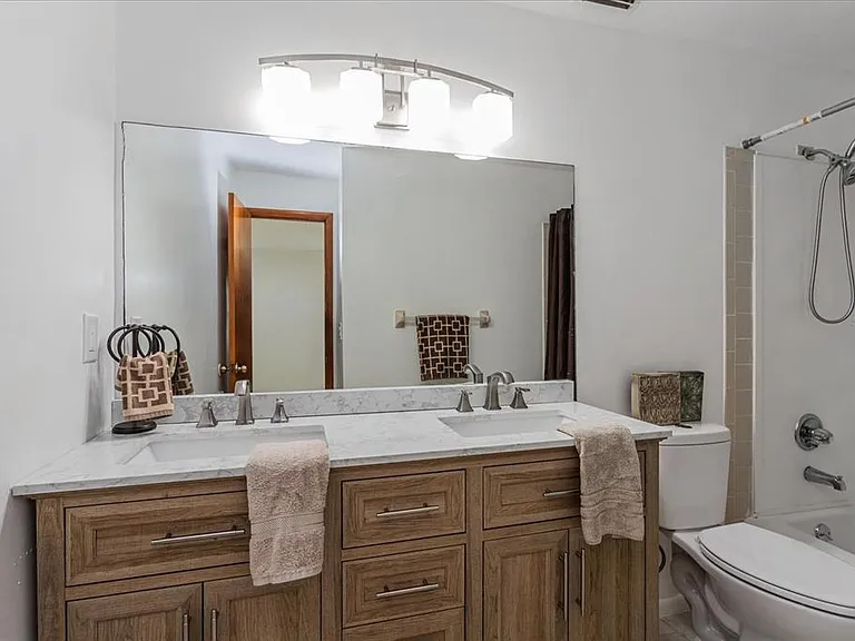 2134 NE 45th Ave — Photo 24