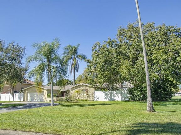 2nd image of 4420 Bayshore Blvd NE
