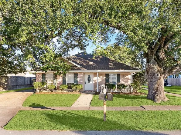 2201 Fenelon St, Chalmette, LA 70043