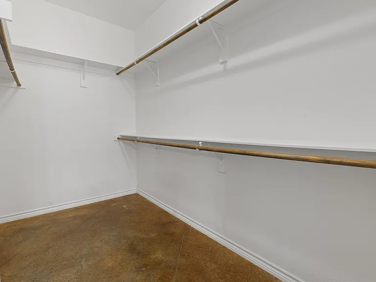 425 Nelson St — Photo 22