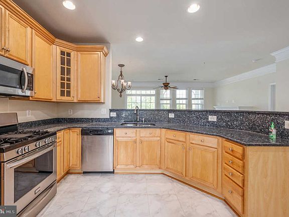 5th image of 13936 Greendale Dr #25