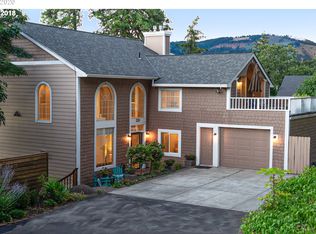 320 Serpentine Rd, Hood River, OR 97031